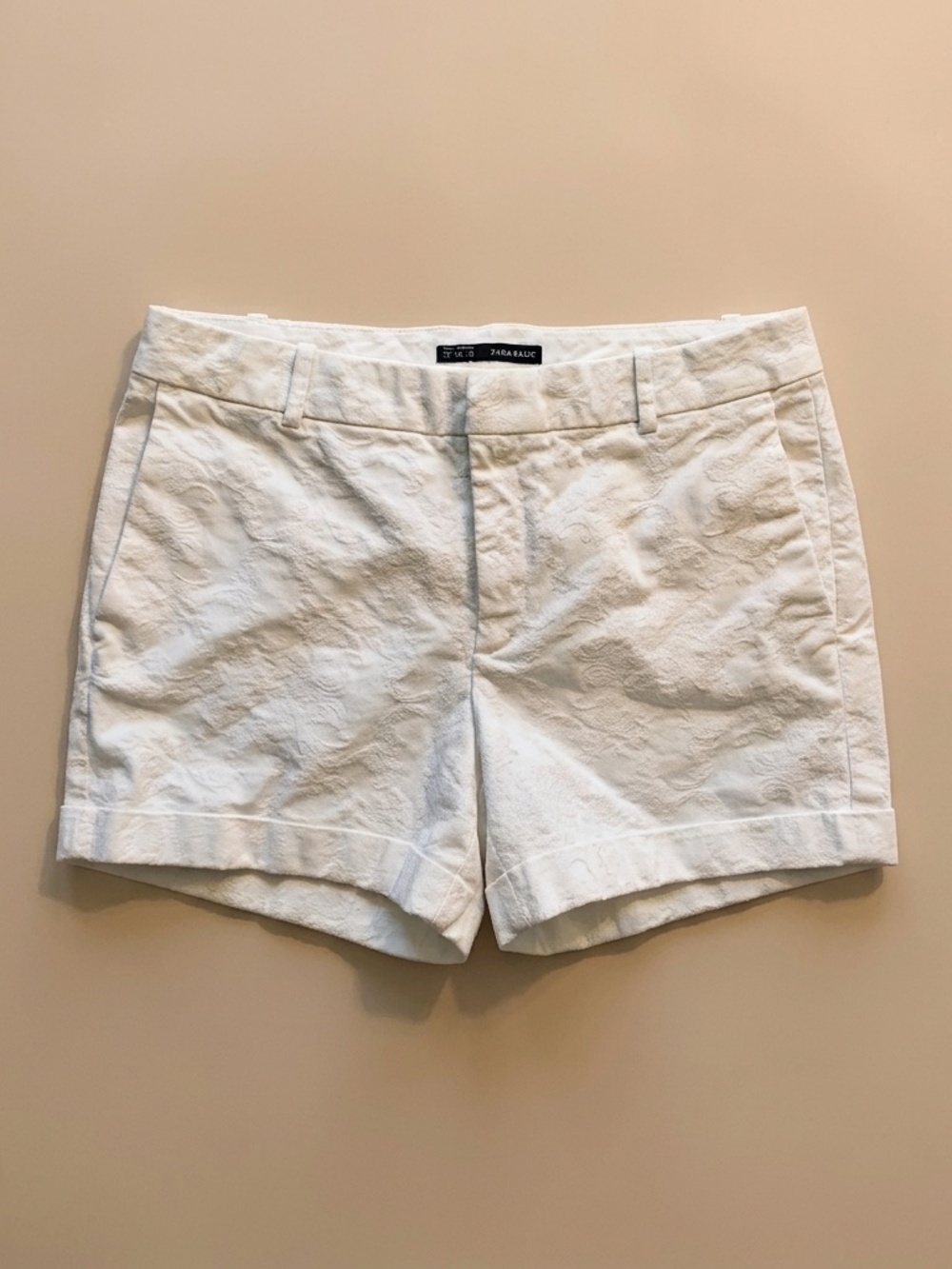 ZARA Off-White Jacquard Damask Pattern Cuffed Shorts Size Medium